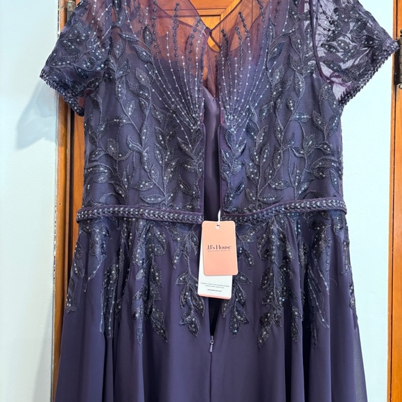 Mother of the bride - Picture 5 of 6